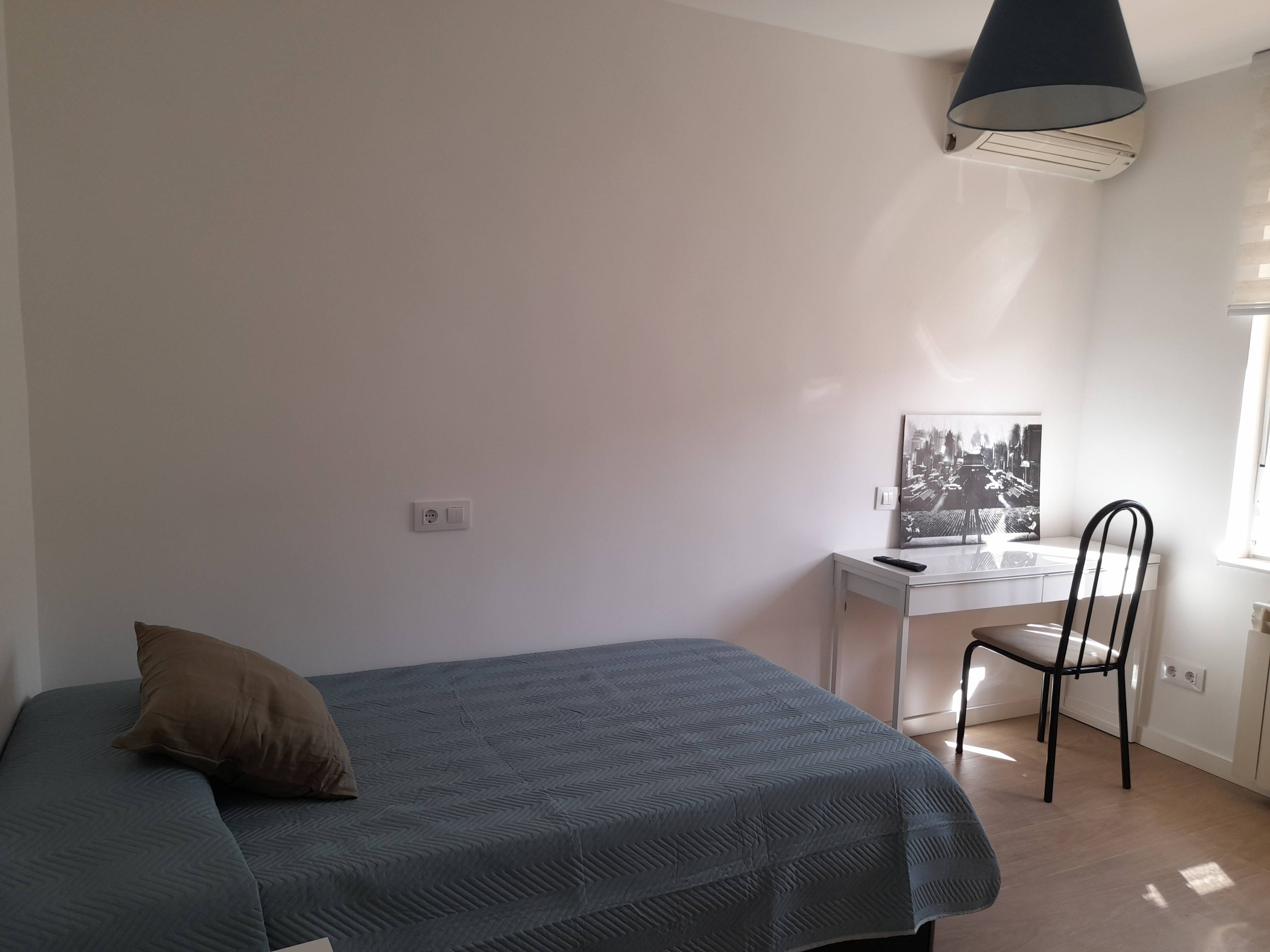 Private room I on Calle de La del Soto del Parral 1/10
