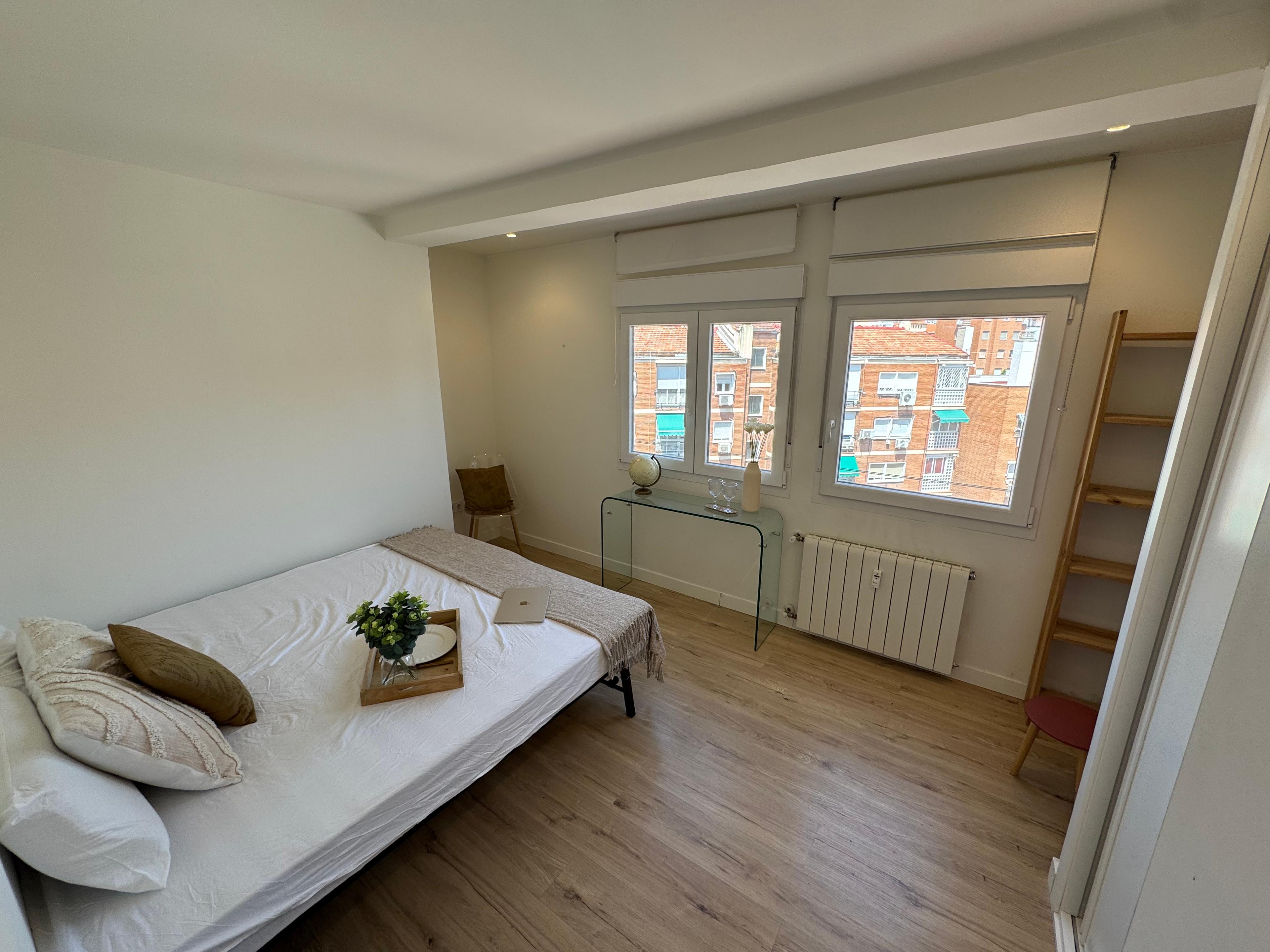 Habitación privada I en Calle de Víctor de la Serna