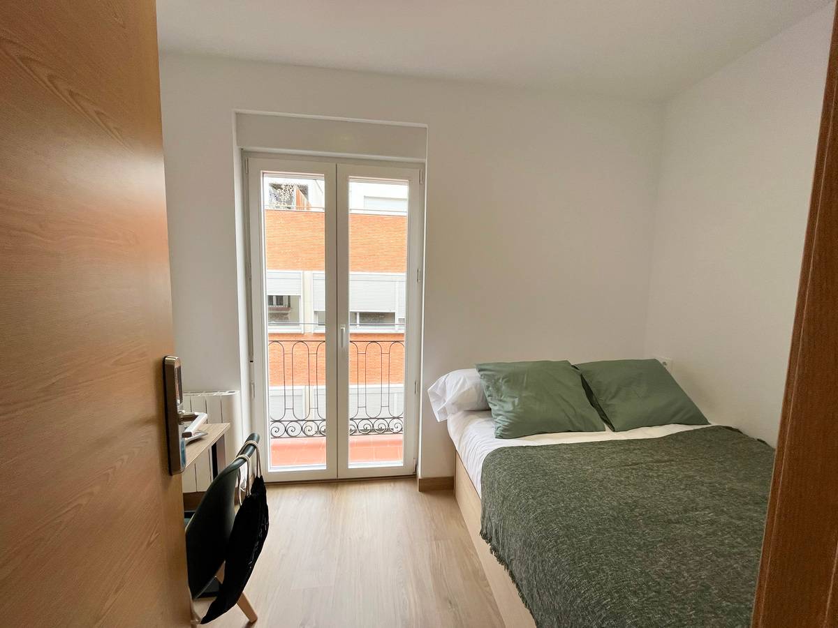Private room II on Calle María Bosch 1/22