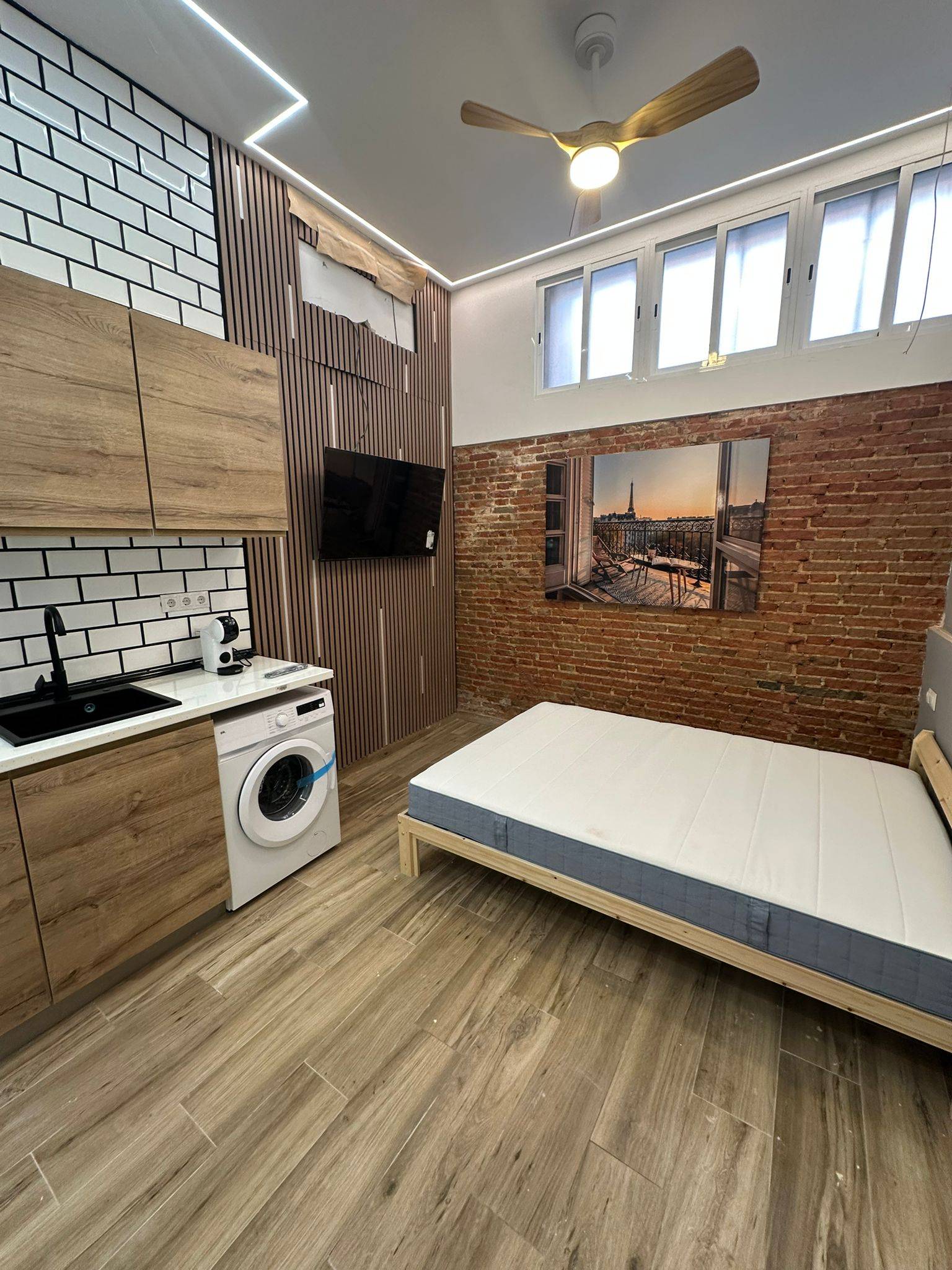 1-bed apartment on Calle de Pinos Alta 1/9