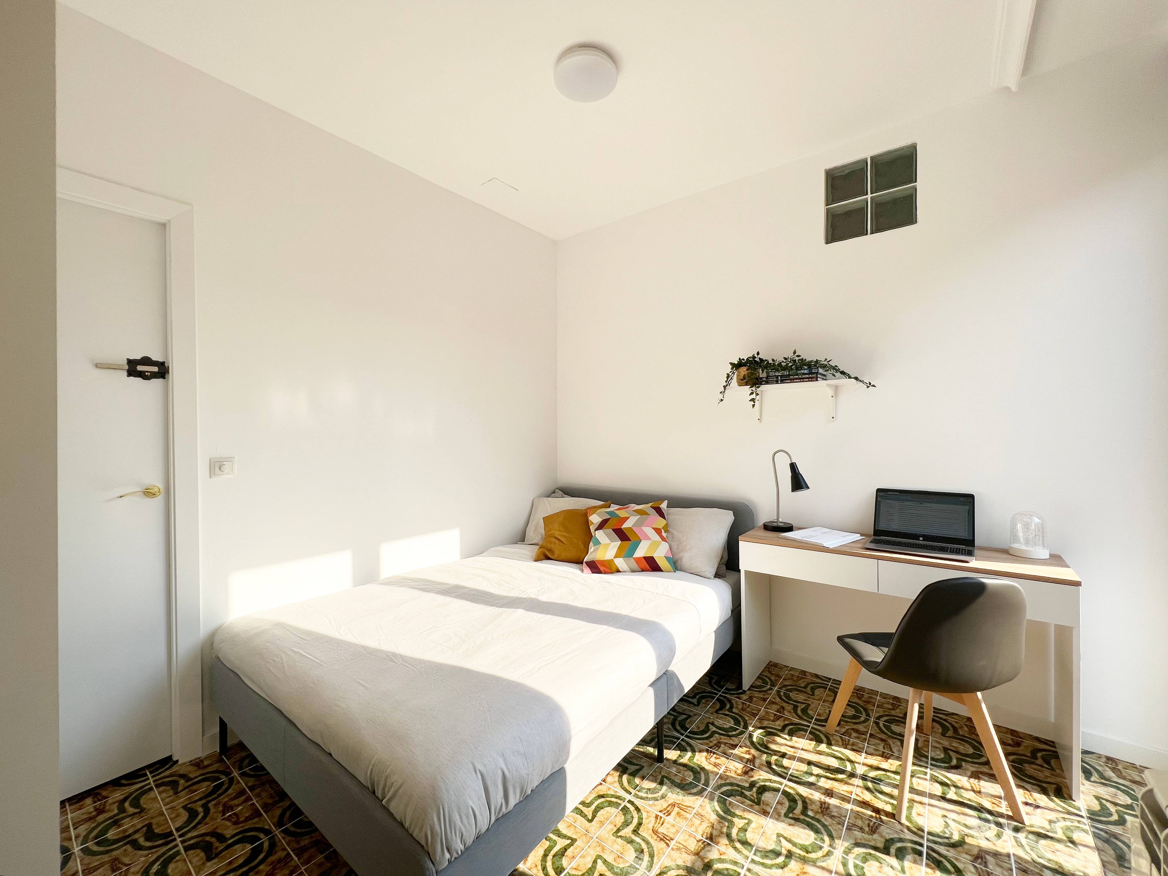 Habitación privada II en Calle del Dos de Mayo 2/19
