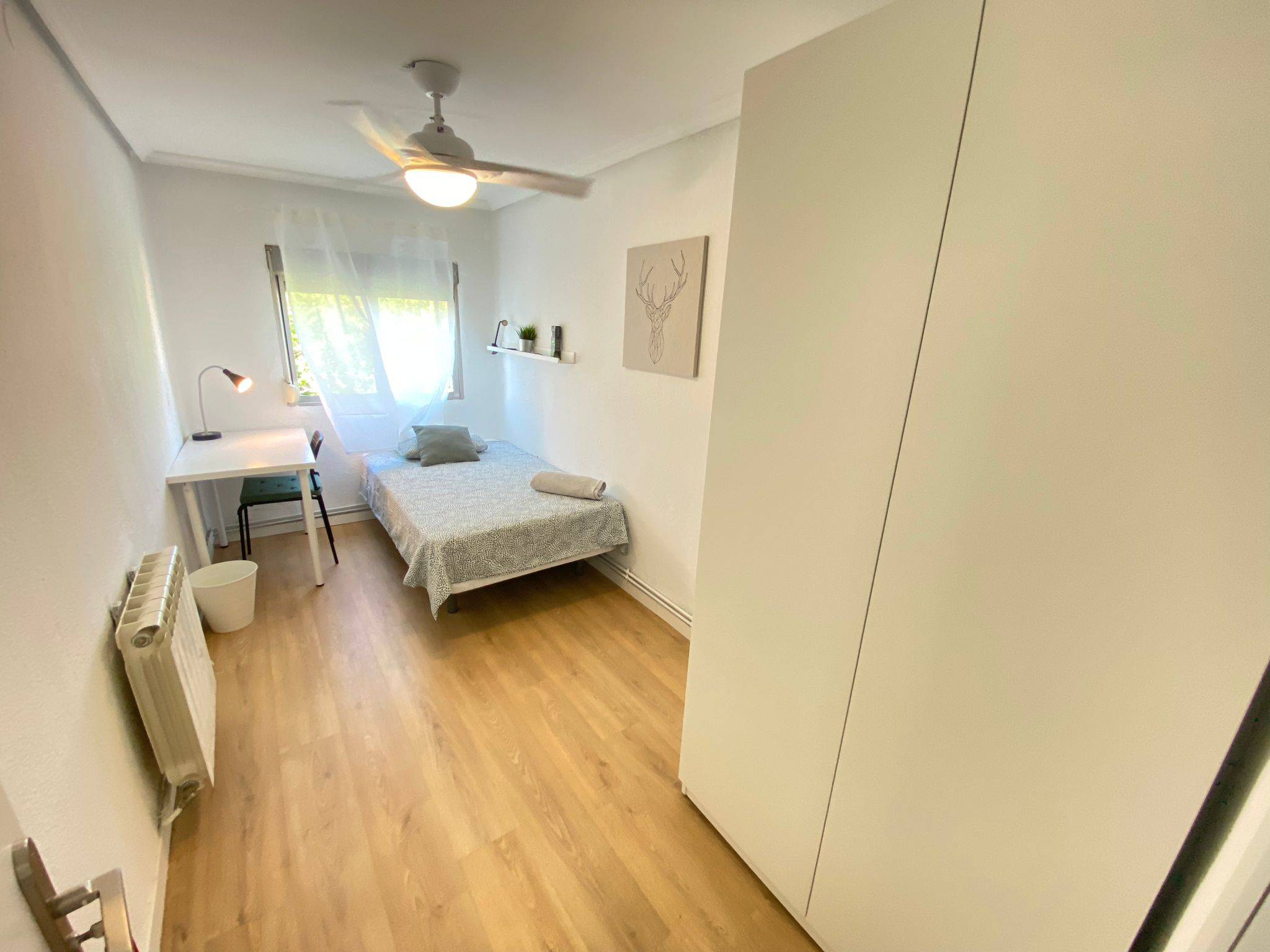 Habitación privada II en Calle Benalmádena 2/18