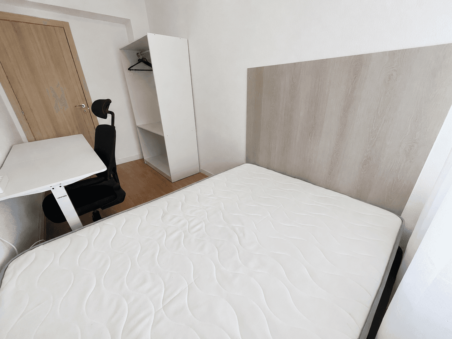 Private room I on Calle de Fermín Caballero 2/8