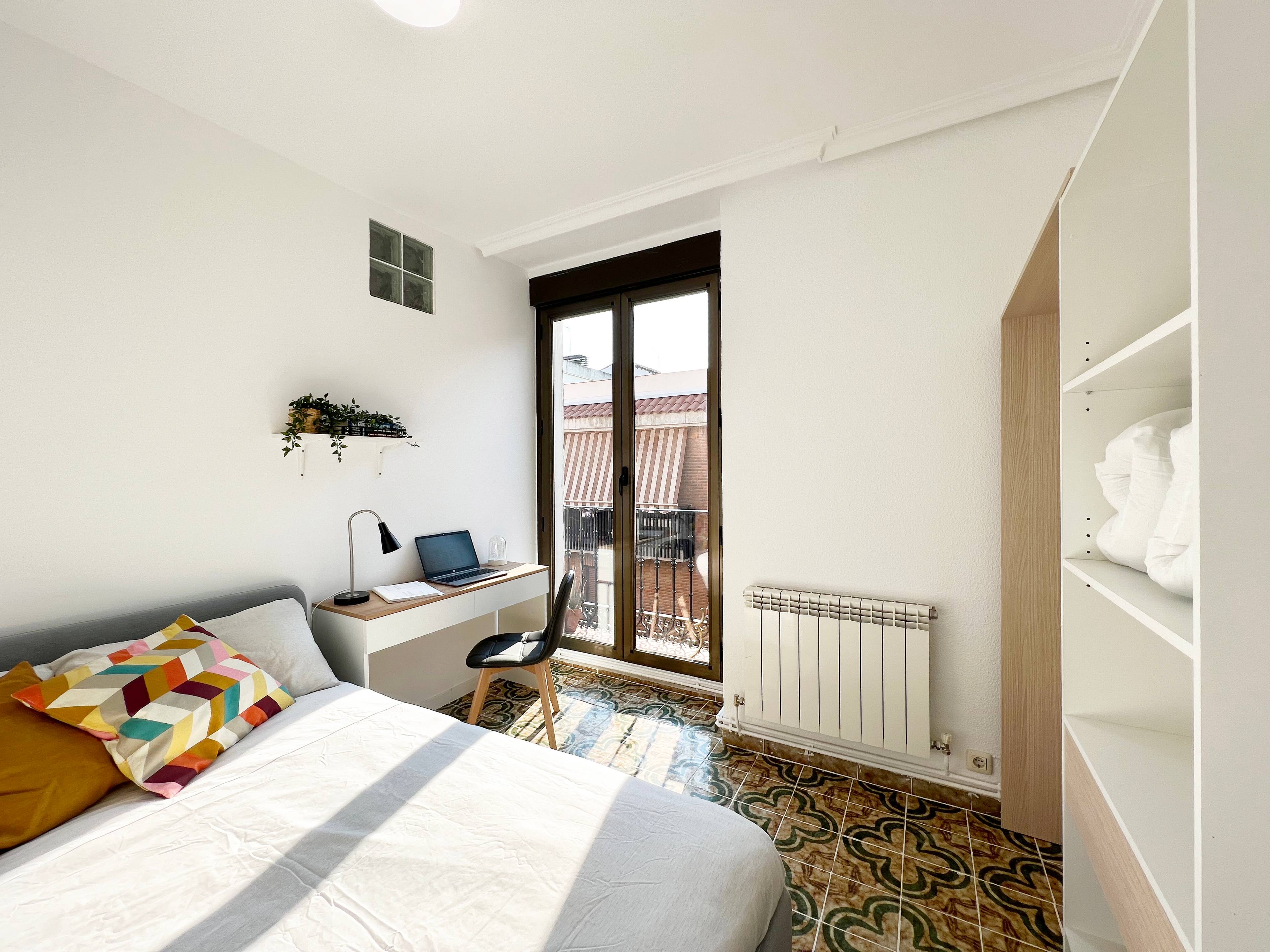 Habitación privada II en Calle del Dos de Mayo 1/19